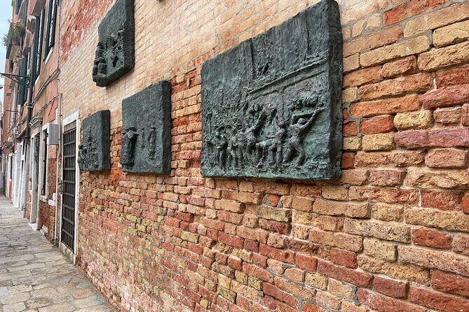 Venice: Jewish Ghetto Walking Tour with Synagogues Visit - Levantine Synagogue and Spanish Synagogue: the visit that changes the day