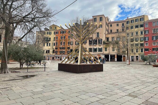 Venice: Jewish Ghetto Walking Tour with Synagogues Visit - How long it really feels: standing, hearing, and staying warm