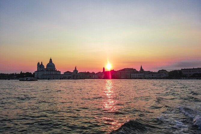 Venice Lagoon Private Boat Tour with Prosecco aperitif - From Zattere to Giudecca: starting with the breeziest stretch