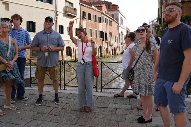 Venice Like a Local: Food, Wine & Spritz Tour with Traghetto Ride - Guides really do make or break it