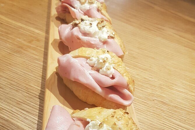 Venice like a local: Vini and Cichetti at Liuba and Hugo's home - Logistics you’ll want to plan for (stairs, timing, and the day-trip fee)