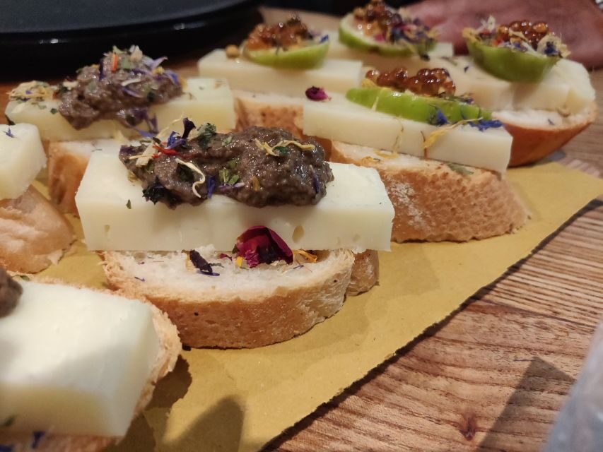 Venice: Local Fish Market With Cicchetti, Lunch, and Wine - Key Things You’ll Notice