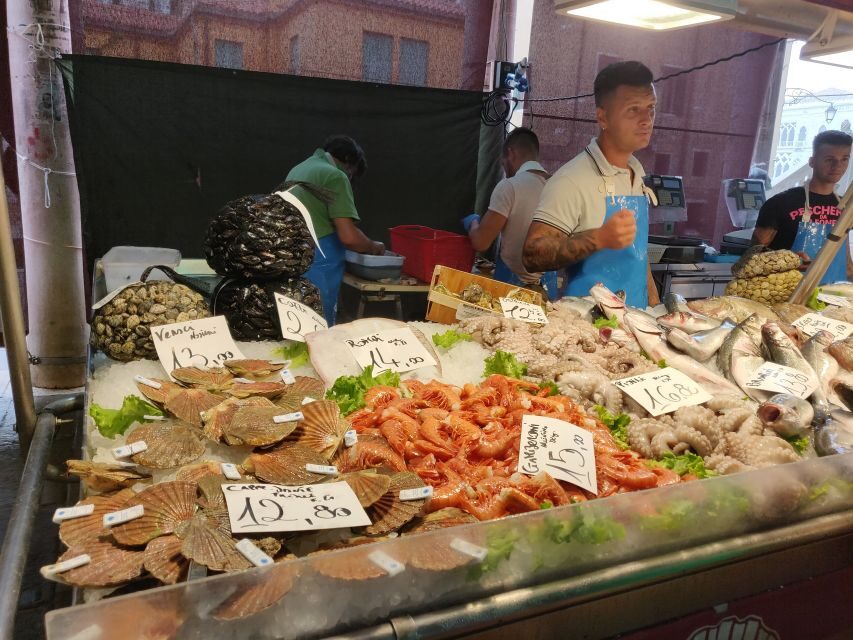 Venice: Local Fish Market With Cicchetti, Lunch, and Wine - Entering the Rialto World: Why Cicchetti Is the Real Venice