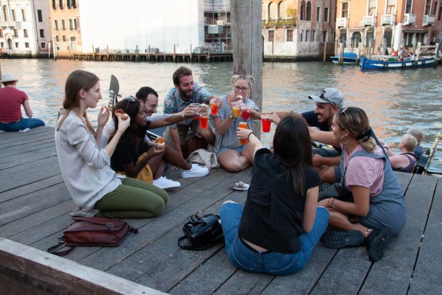 Venice: Local Secrets of Venice Tapas & Wine Walking Tour - How the 2-hour schedule fits real Venice time