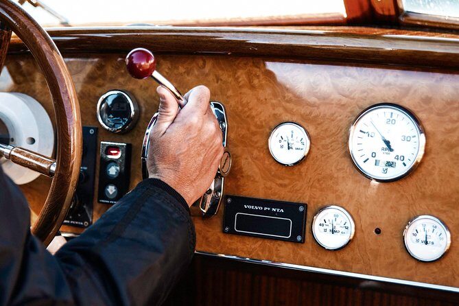Venice Marco Polo Airport Private Arrival Transfer via Motorboat - The Marriott Isola delle Rose surcharge you should budget