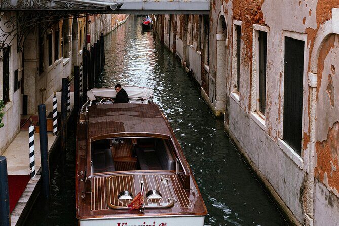 Venice: Marco Polo Airport Private Transfer to Hotel by Car& Boat - Luggage rules and service-area limits (the stuff that can surprise you)