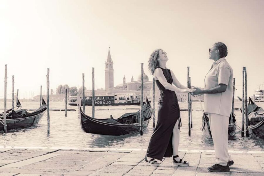 Venice: Memories in Pictures - What you get after the shoot: edited high-resolution photos in 48 hours