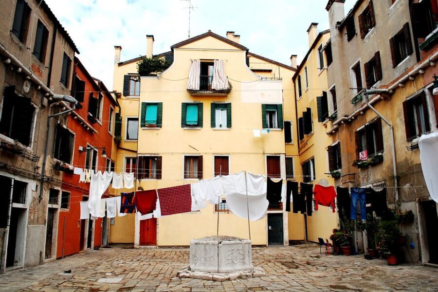 Venice: Morning Walking Tour - Teatro Malibran and the Mercerie shopping street mood