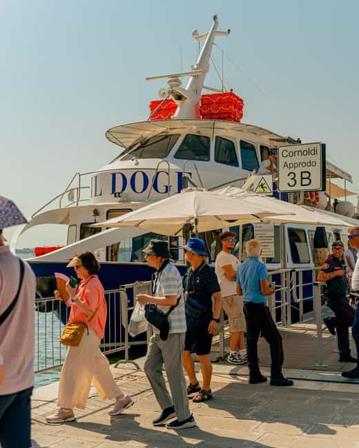 Venice: Murano and Burano Boat Tour with Glass Factory Visit - Burano with an hour to wander: colorful houses that reward slow walking