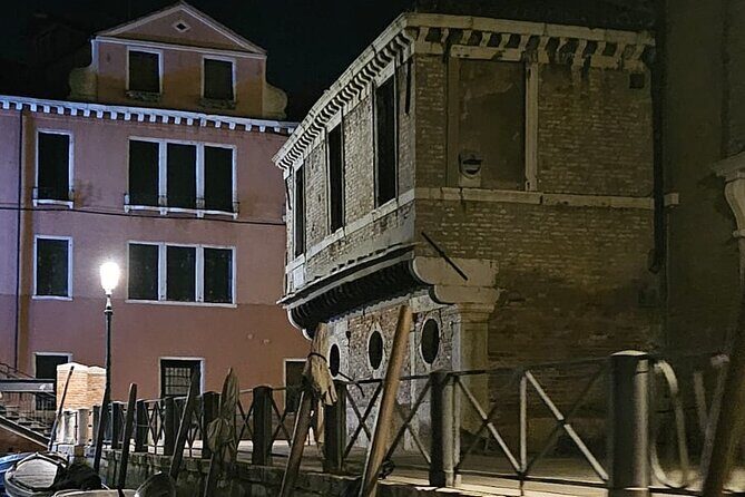 Venice Night Boat Tour from Zattere - San Marco Basin views: San Giorgio Maggiore and Giudecca in one frame