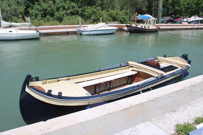 Venice Night Boat Tour from Zattere - Castello’s quieter canals: where the tour slows down