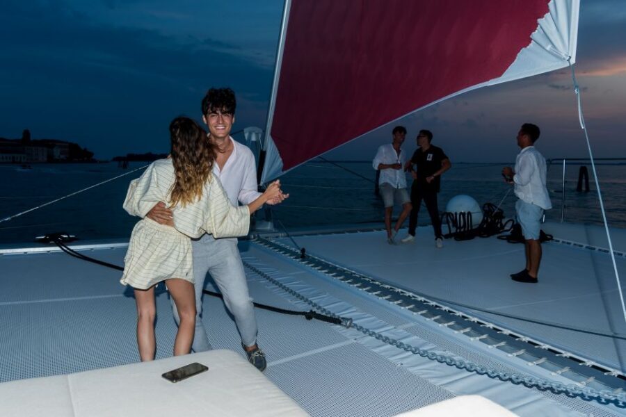 Venice: Night Catamaran Cruise of the Lagoon - Venice after dark from the water: why this 90 minutes works