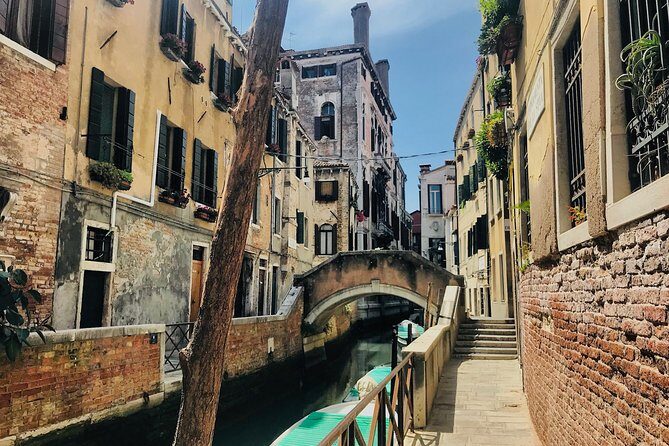 Venice Off the Beaten Path: Private Tour in Venice with a Local - Campo dei Frari start at 9:30: fast orientation, then real conversations