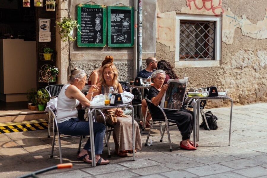 Venice: Off the Beaten Track Private City Tour - The guides make the difference: stories, kindness, and real context