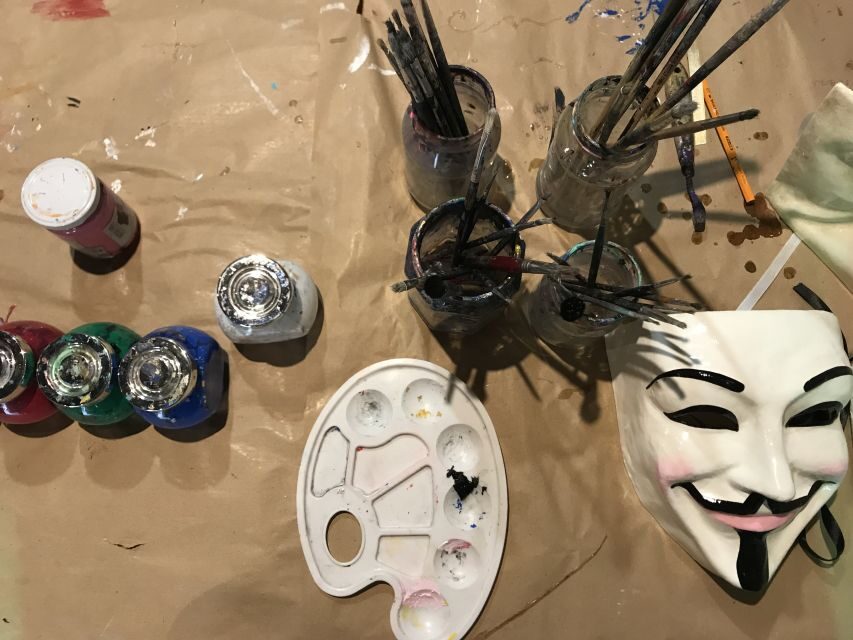 Venice: Paint your own Venetian Mask Workshop - The painting part: acrylic tempera, technique, and color confidence
