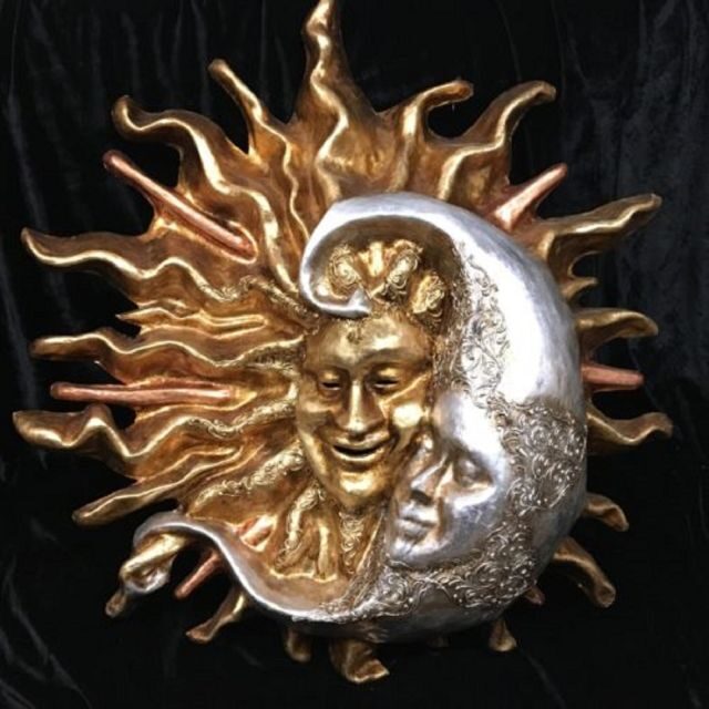 Venice: Paint your own Venetian Mask Workshop - Gold and silver metallics: the last touch that makes it pop