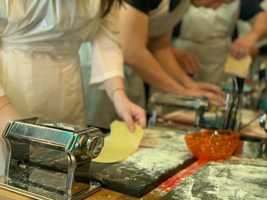 Venice: Pasta and Tiramisu Cooking Class with Wine - Key points to know before you cook