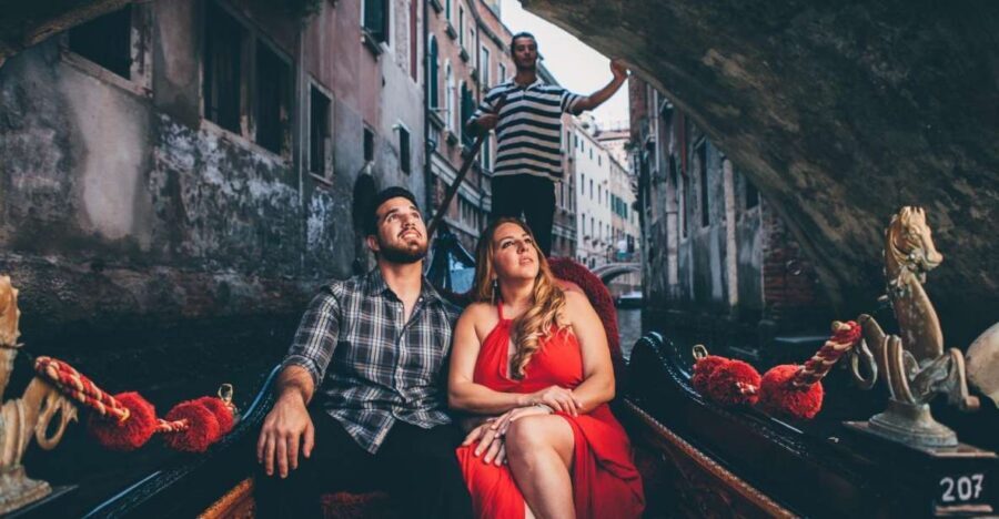 Venice: Personal Travel and Vacation Photographer Services - Price and value for a private group (up to 8)