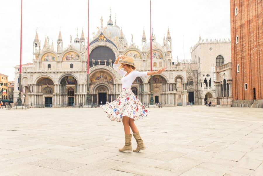 Venice: Photoshoot at Piazza San Marco and the Canals - Pro Posing Direction: Making Photos Feel Natural (Even for Shy People)