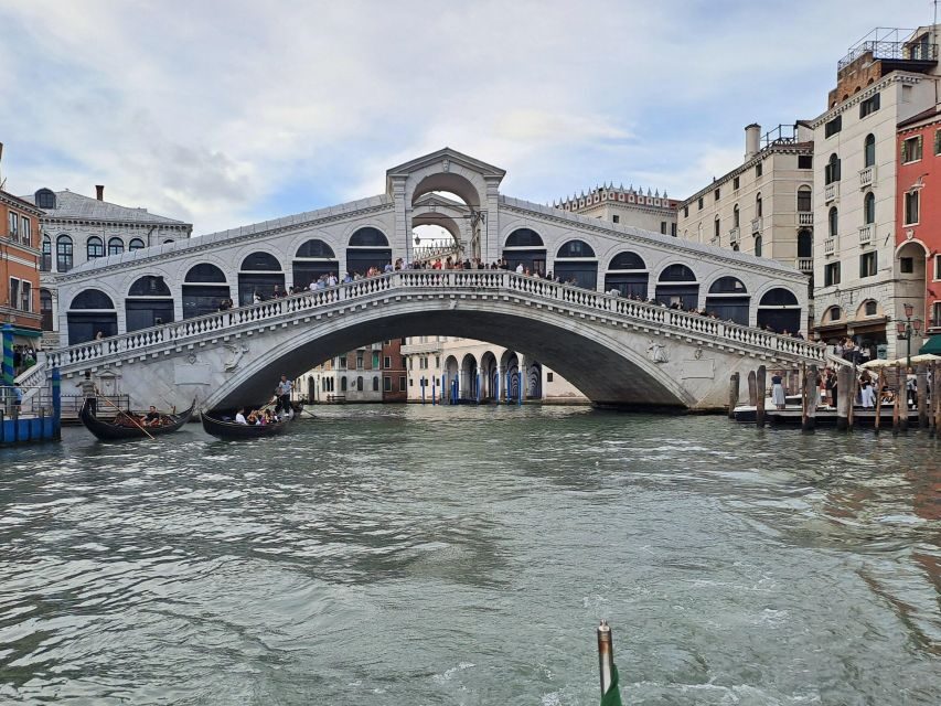 Venice: Private 2-Hour Walking Tour - Starting at Colonna di San Todaro: a meeting point that keeps you from wandering