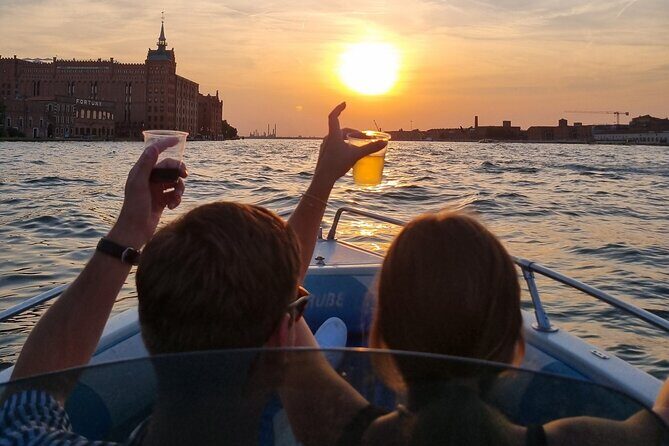 Venice : Private Boat Tour of the Venice Lagoon - Stop 2: the canal linking Dorsoduro to Giudecca