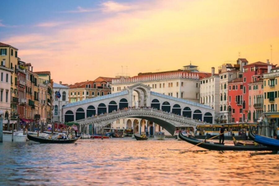 Venice: Private City Hidden Gems and Local Hotspots Tour - Meeting at St. Mark’s: get your bearings fast