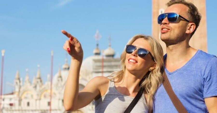 Venice : Private Custom Walking Tour With A Local Guide - Getting your bearings in Venice without wasting hours