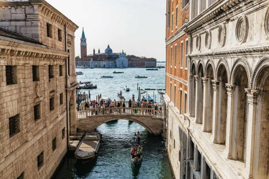 Venice: Private Entry Doge Palace & St. Mark Terraces Tour - Walking the Bridge of Sighs: Why its name still hurts