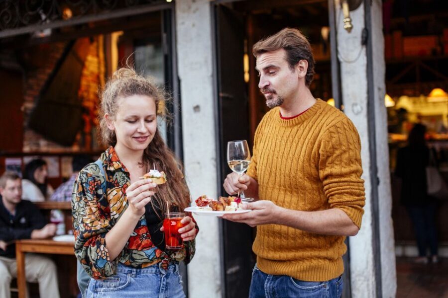 Venice: Private Evening Tour w/ Drinks & Bites in Cannaregio - Key takeaways