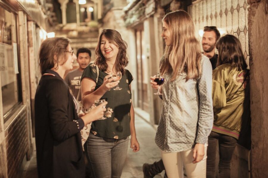 Venice: Private Evening Tour w/ Drinks & Bites in Cannaregio - Stop Two and Three: Night Spots Locals Actually Use
