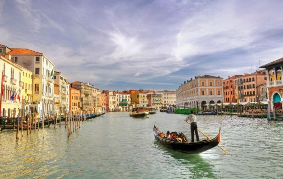 Venice: Private Gondola Cruise for up to 5 Passengers - Key things that make this gondola different