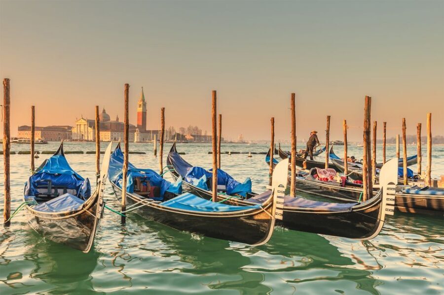 Venice: Private Gondola Cruise for up to 5 Passengers - Grand Canal glide: the iconic view, plus a realistic crowd reality