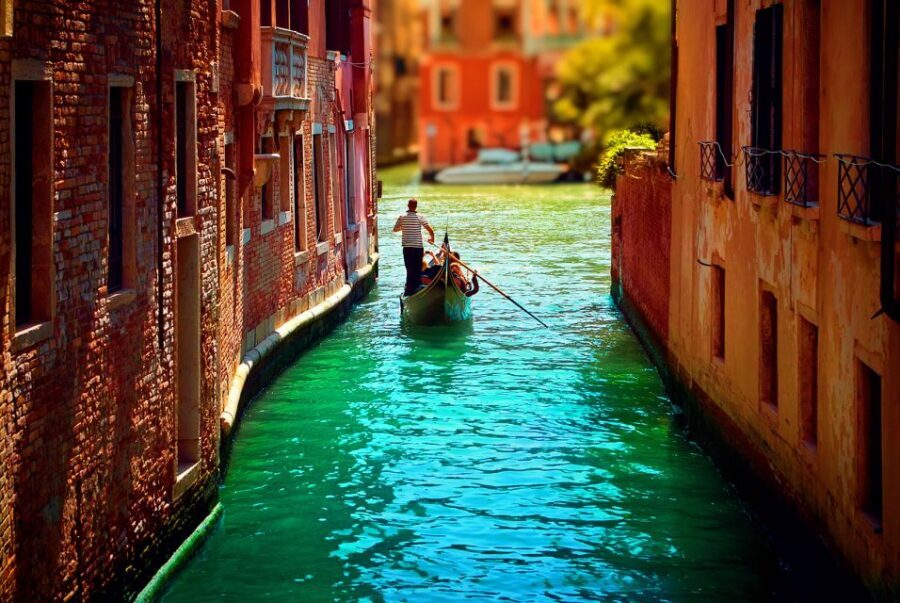 Venice: Private Gondola Cruise for up to 5 Passengers - Price and value: when $157.47 feels fair