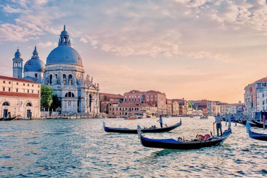 Venice: Private Gondola Ride - The 20-minute plan: quiet canals first, with a taste of the Grand Canal