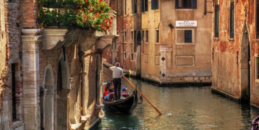 Venice: Private Gondola Tour - Should You Book This Private Gondola Tour?