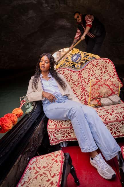 Venice: Private Photoshoot In Gondola - Why the pose direction is a big deal (especially for non-models)