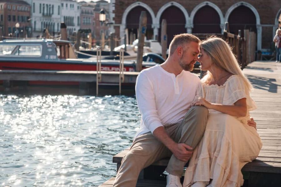 Venice: Private Professional Photoshoot - Rialto Bridge - How the route plays out: Rialto Bridge, Grand Canal, and Mercato di Rialto