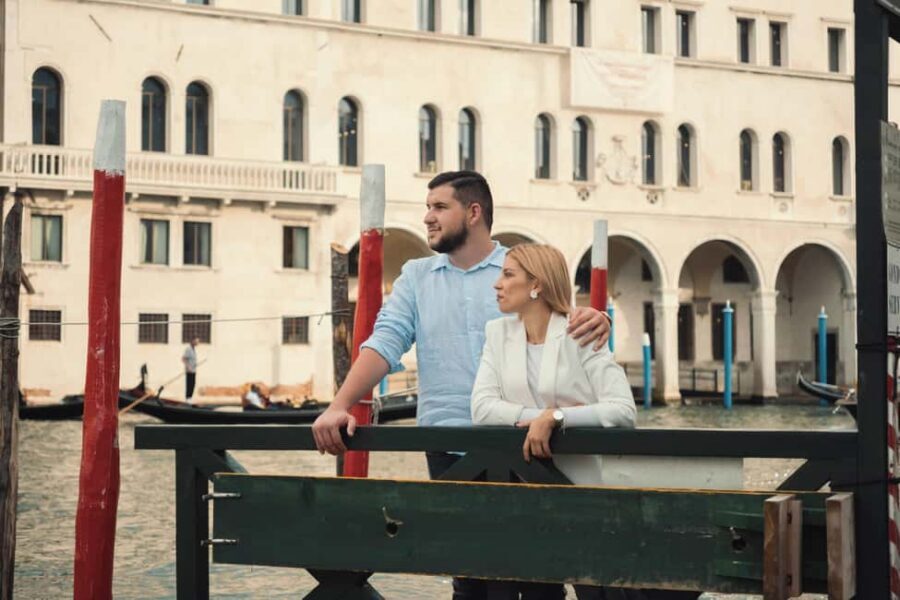 Venice: Private Professional Photoshoot - Rialto Bridge - Who should book this (and who might skip it)