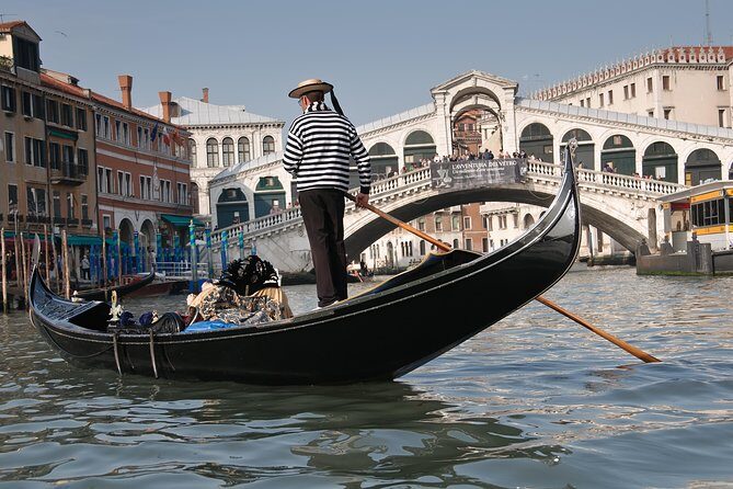 Venice Private Tour fast access, Doge Palace, St Mark's Basilica - Canal Grande and Rialto: your Venice postcard moment, guided