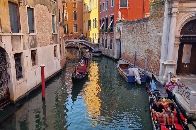 Venice Private Walking Tour - Bridge of Sighs: the shortcut between drama and confinement