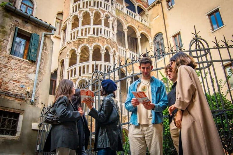 Venice: Private Walking Tour with Optional Gondola Ride - Palazzo Contarini del Bovolo: the snail staircase you spot by accident