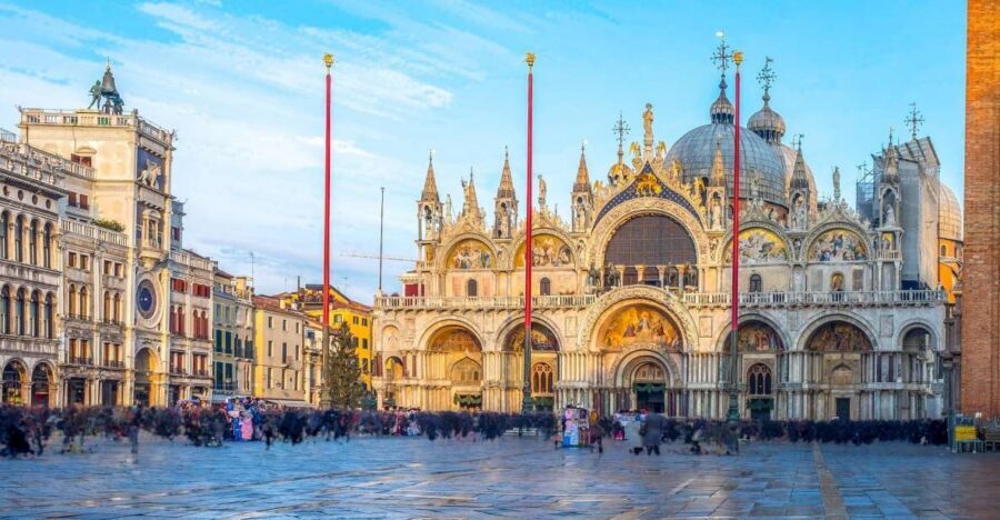 Venice: Private Walking Tour with Saint Mark's Basilica - Rialto Meeting Points and how the walk gets you oriented