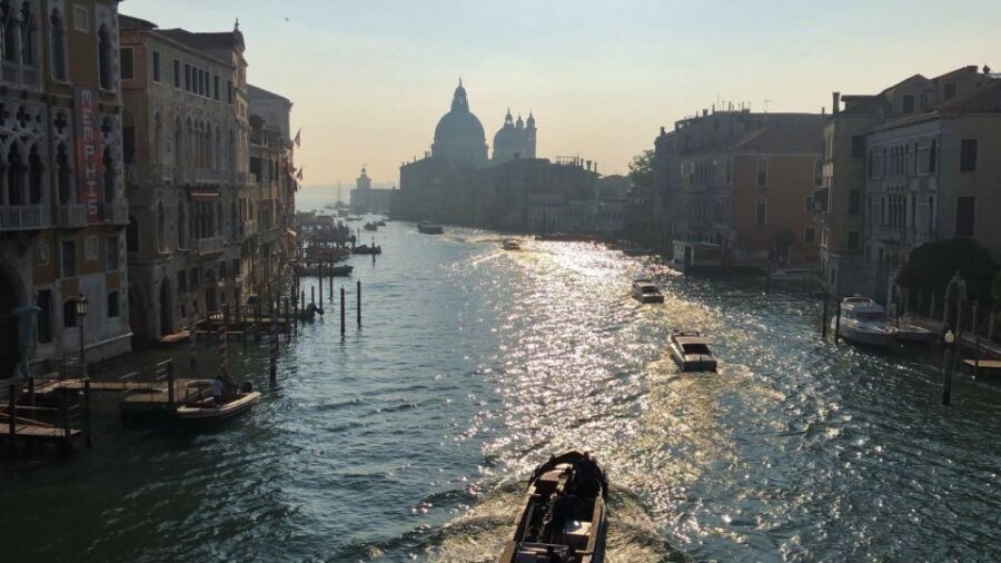 Venice: Private Walking Tour with Saint Mark's Basilica - Rialto Bridge at the highest point: your Grand Canal “wow” moment