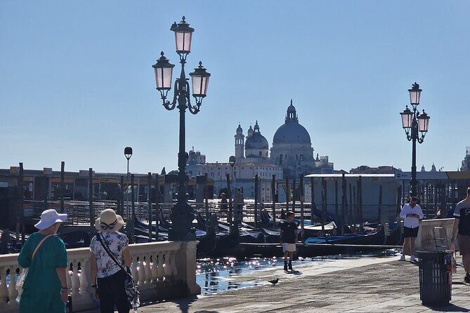 Venice Private Walking Tour - Rialto Bridge: the best launchpad for your canal-world story