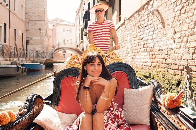 Venice Professional Photoshoot (up to 6 people included) - Why a professional Venice photo shoot is such good value