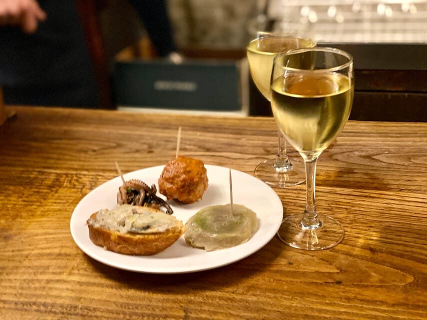 Venice: Rialto Area Street Food Tour and Sightseeing - Meeting at Campo San Bartolomio and Getting Your Bearings Fast