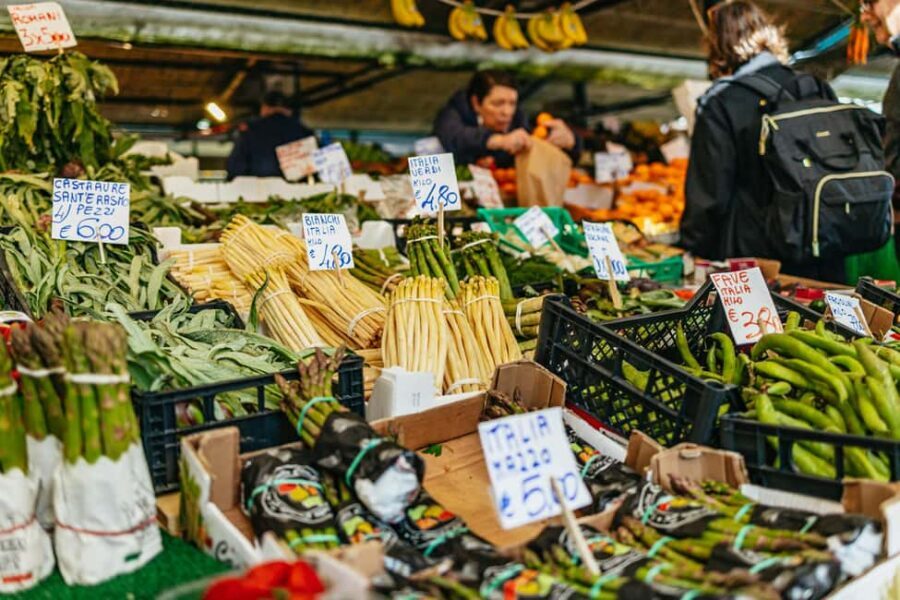 Venice: Rialto Market Food and Wine Lunchtime Tour - Starting at San Giacomo di Rialto: why the meeting spot matters