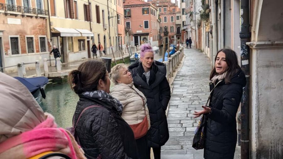 Venice: Rialto Market Street Food Tour - Rosa Salva dessert finish: gelato or pastry, then back to church