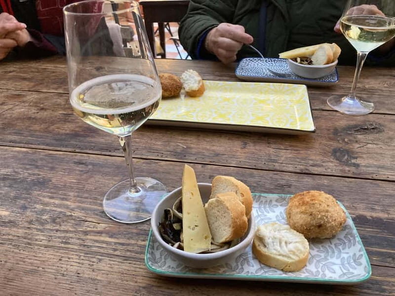 Venice: Rialto Market Street Food Tour - Meeting outside San Giacomo di Rialto: get oriented fast