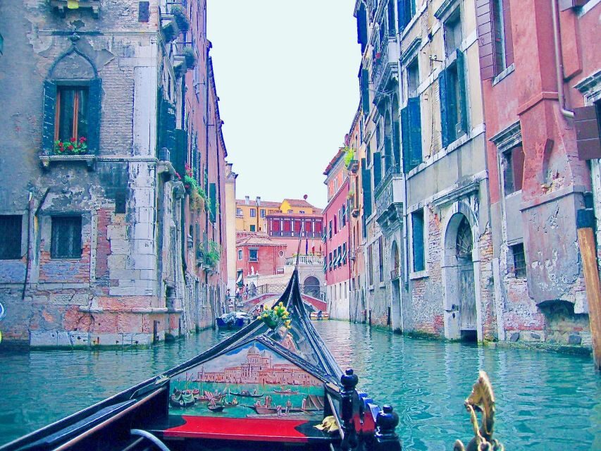 Venice: Romantic Gondola tour and Dinner for two - Price and value: what you’re really paying for at $520.29 per person